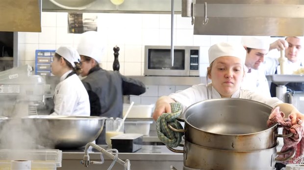 Des étudiants en cuisine remettront 2 000 repas à Moisson Laval
