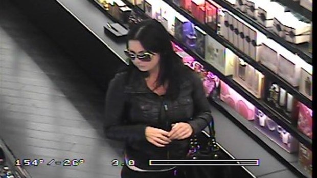 Voleuse de parfum téméraire recherchée