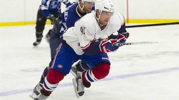 Des joueurs de la LNH patinent au Complexe Guimond