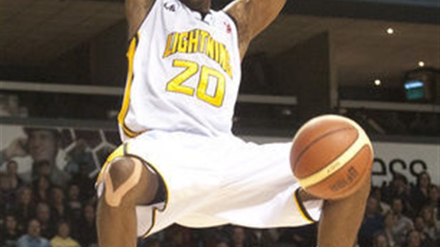 Les Kebs obtiennent Eddie Smith