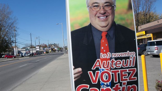 Un candidat se fait voler ses affiches électorales