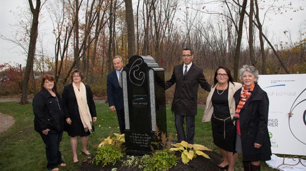 Un nouveau terrain pour bébés décédés au Cimetière de Laval