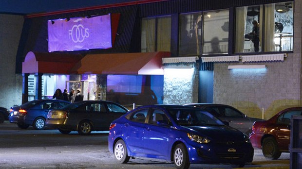 Boîte de nuit à Laval : il reçoit une balle dans la jambe