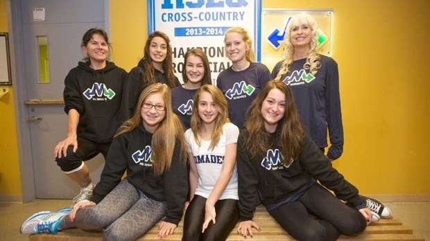 Les filles des Nomades championnes provinciales en cross-country