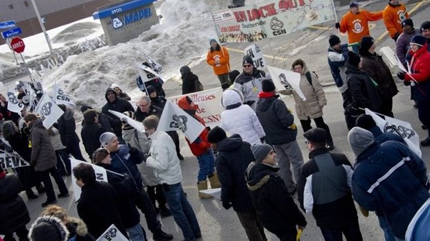 Laval : les travailleurs en grève de Mapei acceptent la dernière offre patronale