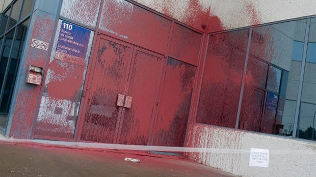 Le bureau de Léo Bureau-Blouin vandalisé
