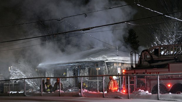 Un incendie suspect dans une résidence abandonnée de Laval
