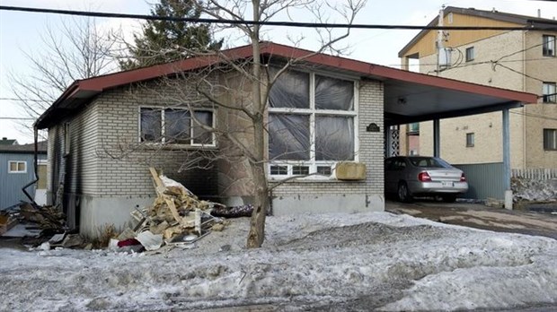 Maison complètement ravagée par les flammes
