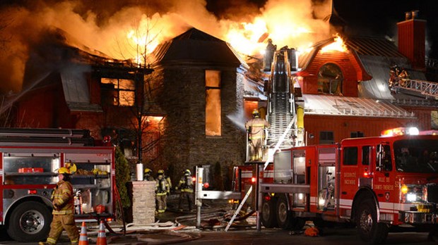 Violent incendie à Rosemère : entrave majeure à la circulation