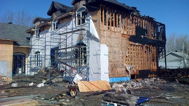 Une maison flambe pour la deuxième fois en 14 mois