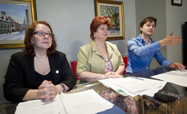 Les députés péquistes de Laval appuient le projet de Charte