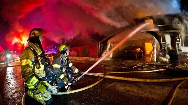 Laval : un incendie ravage un duplex