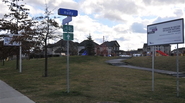 Nouveau terrain de soccer au parc Stéphanie