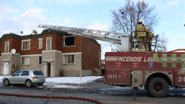 Violent incendie à Chomedey