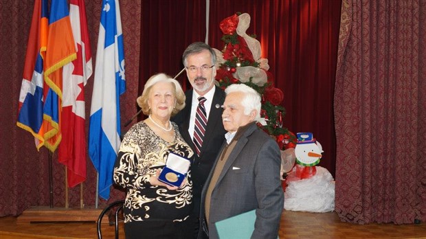 Médaille de l'Assemblée nationale pour une bénévole du Carrefour d'intercultures
