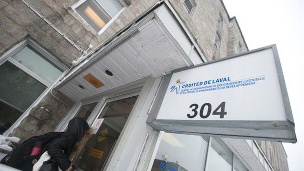 Des parents expulsés par la direction pour des «murmures»