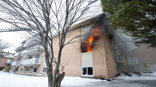 Incendie majeur dans un immeuble à logements : un suspect arrêté