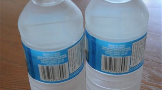 Laval veut décourager la consommation d'eau embouteillée