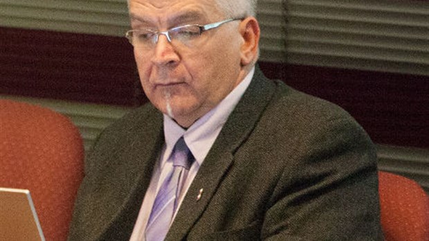 Le conseiller Adams sensibilisé