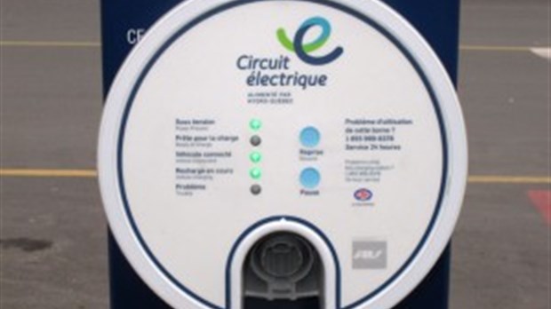 Chacune des rôtisseries St-Hubert offrira une borne de recharge pour véhicules électriques