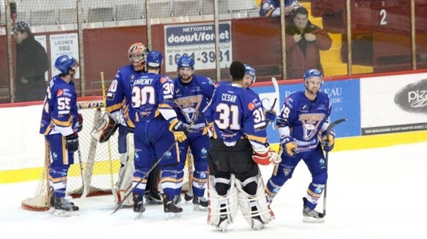Les Prédateurs l'emportent 6-5 sur Rivière-du-Loup