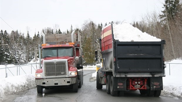 Laval met fin aux contrats qui la lient avec un fournisseur en déneigement