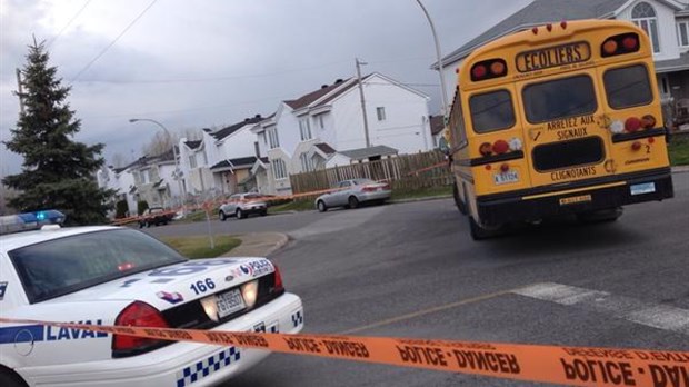 Une piétonne blessée gravement par un autobus dans Chomedey