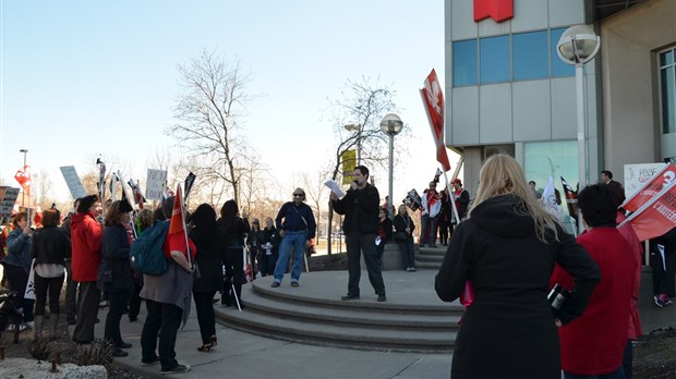 Laval unie contre l'austérité