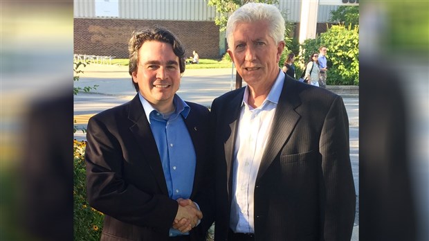Gilles Duceppe présente le candidat du Bloc dans Marc-Aurèle-Fortin
