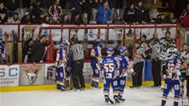 Lutte à finir dimanche au Colisée Laval