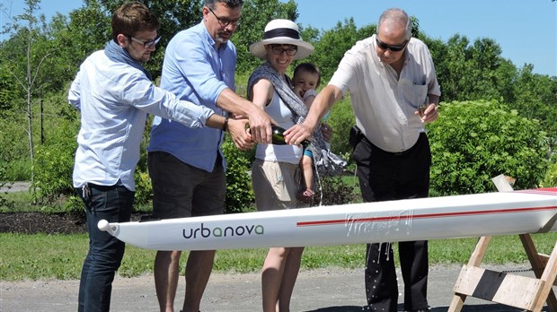 Club d’aviron Terrebonne: Baptême de deux skiffs à Terrebonne