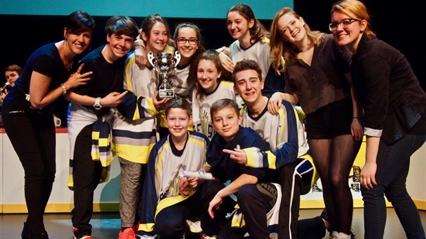 Le GEYSER du Collège Laval et le KAYAK de l'école secondaire Rive-Nord remportent les trophées de fin de saison