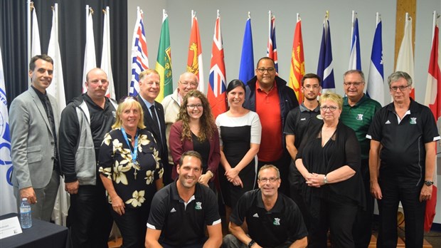L’ARS Laval présente le comité organisateur et les équipes qualifiées pour les Championnats nationaux Toyota Coupe U15