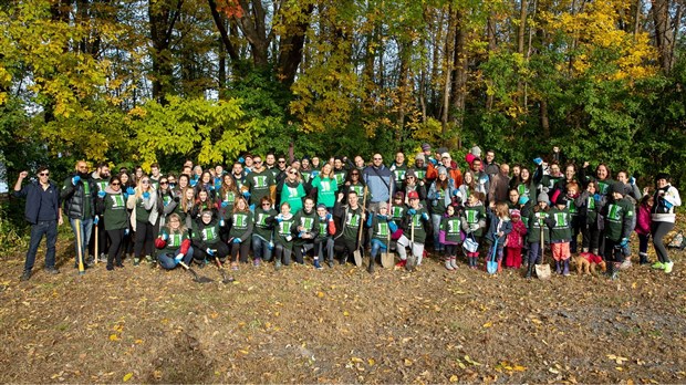 300 arbres plantés à la Berge des Baigneurs de Laval