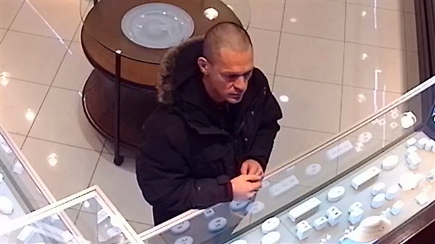 Suspect de vol qualifié à identifier