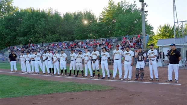 Les Pirates de Laval célèbrent le baseball dans la bonne humeur