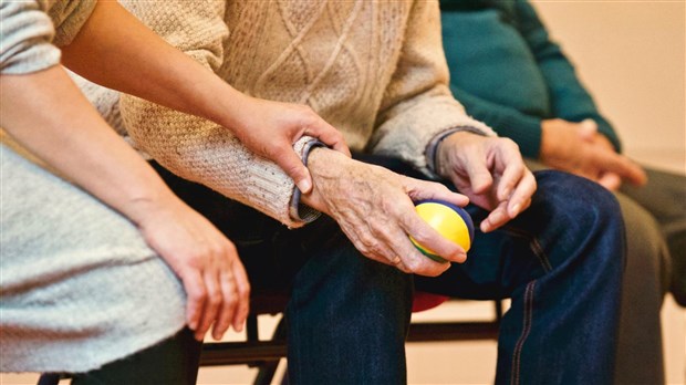 La Société Alzheimer Laval obtient un soutien financier de 45 083 $ de la FFMSQ