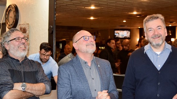 Michel Trottier remporte l'élection partielle avec 35,3% des suffrages