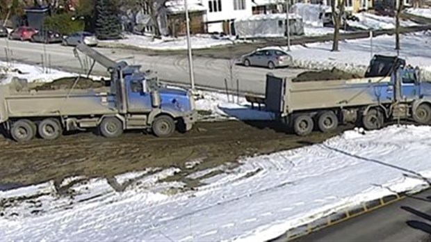 Déchargement de déchets illégaux : la police cherche à identifier deux camions