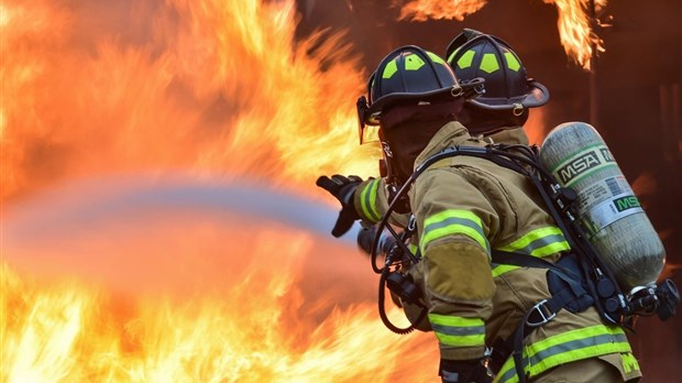 Les Serres Sylvain Cléroux sont lourdement endommagées par les flammes