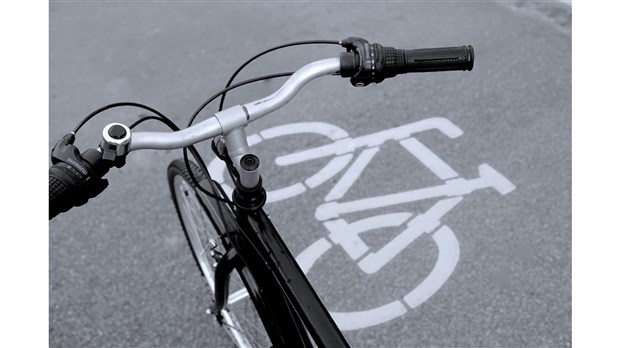 Les Lavallois invités à marcher pour le retrait d'une piste cyclable 