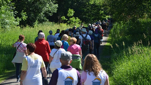 À Laval, on marche pour la bientraitance des personnes aînées