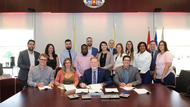 Signature de la convention avec le Syndicat des travailleuses et travailleurs en loisirs de la Ville de Laval