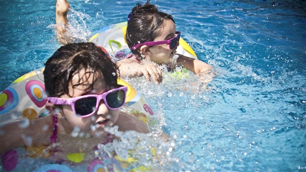 Deux tiers des Québécois ne surveillent pas leur enfant adéquatement lors des baignades 