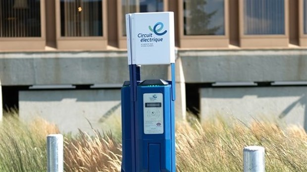 Entente entre la Ville de Laval et Hydro-Québec pour le déploiement de bornes de recharge rapide