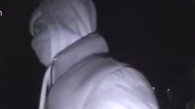 Un suspect à identifier après une introduction par effraction et vol dans véhicule