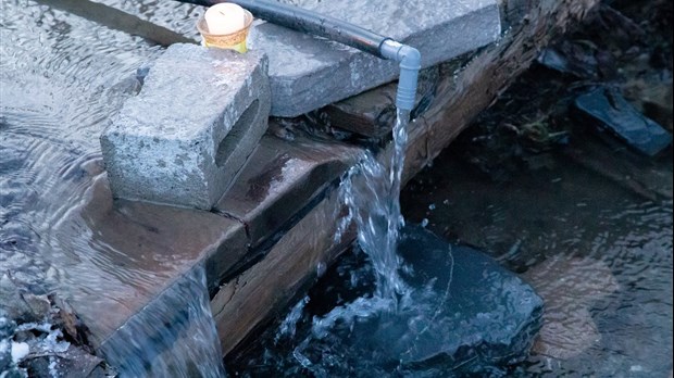 Un beau rituel : la cueillette de l'Eau de Pâques