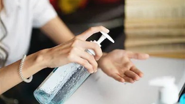 Le laboratoire Dr Renaud fait un don de crème à mains au personnel du CIUSS 