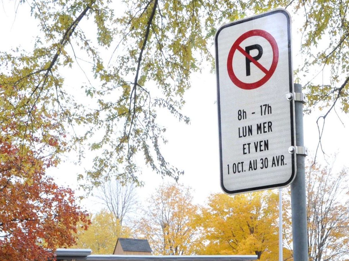Stationnement alternatif : Laval le reporte au 1er novembre