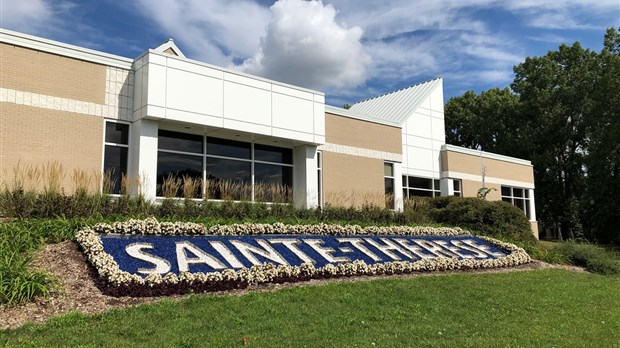 La Ville de Sainte-Thérèse conserve ses 4 fleurons